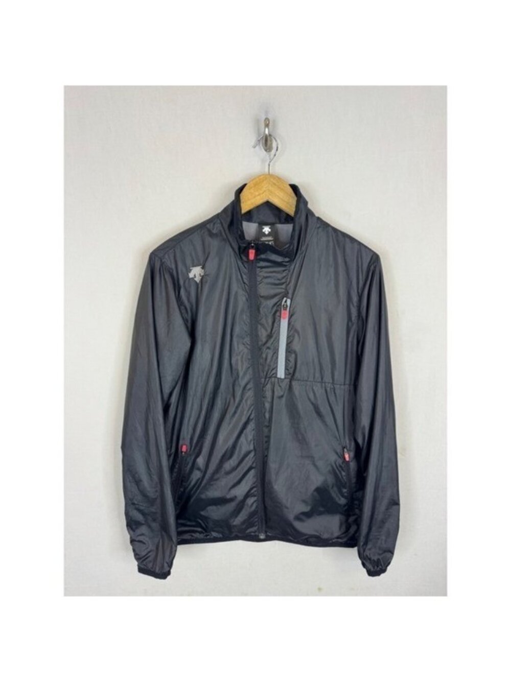 Descente Dualis Mens Black Mesh Lined Windbreaker Jacket S212WDWB28 Size XS S
